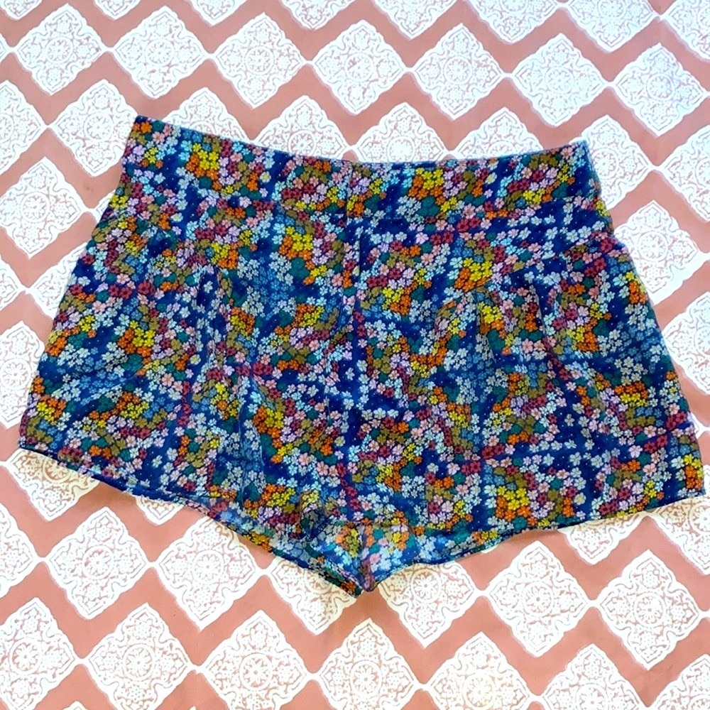 Parker XS Floral silk high rise shorts.